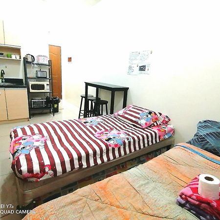 The Beacon Makati Staycation Suites Manila Esterno foto
