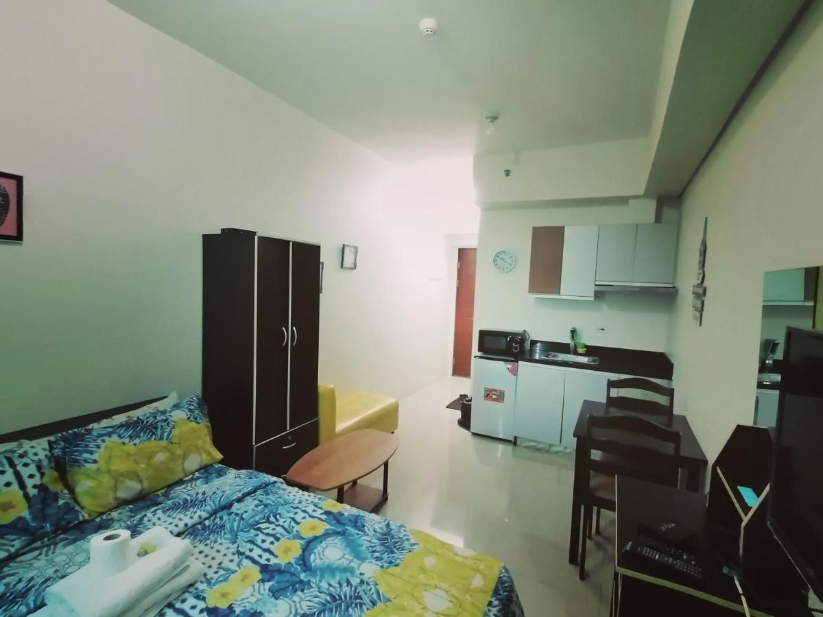 The Beacon Makati Staycation Suites Manila Esterno foto