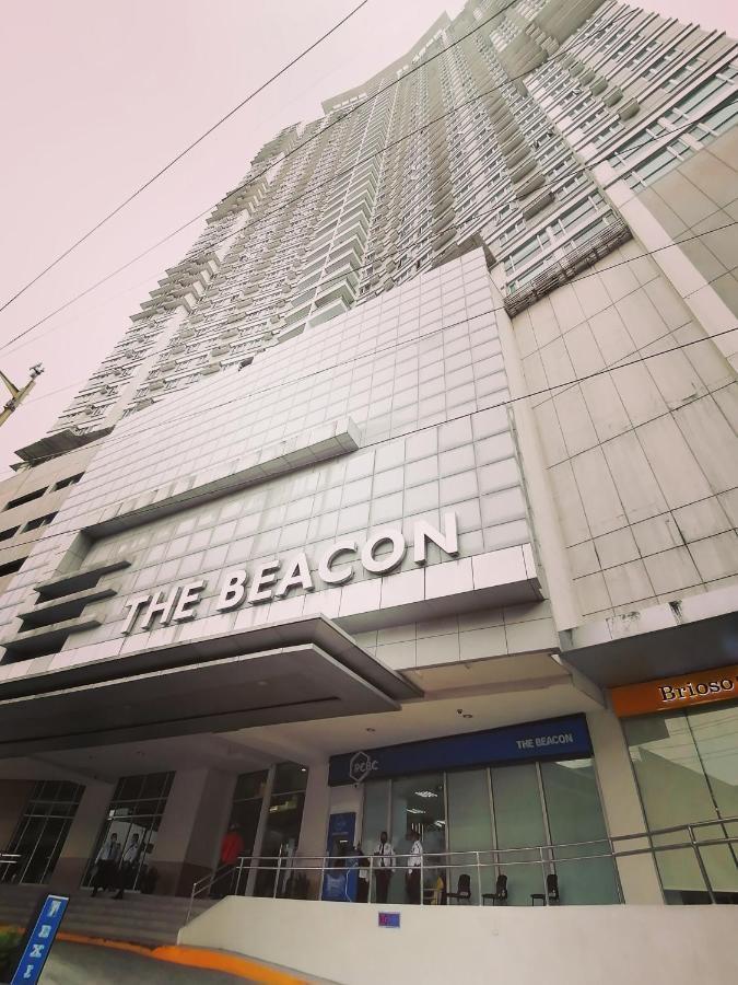 The Beacon Makati Staycation Suites Manila Esterno foto