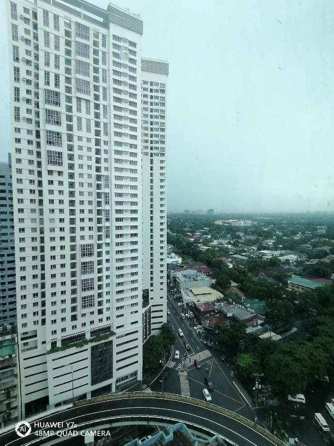 The Beacon Makati Staycation Suites Manila Esterno foto