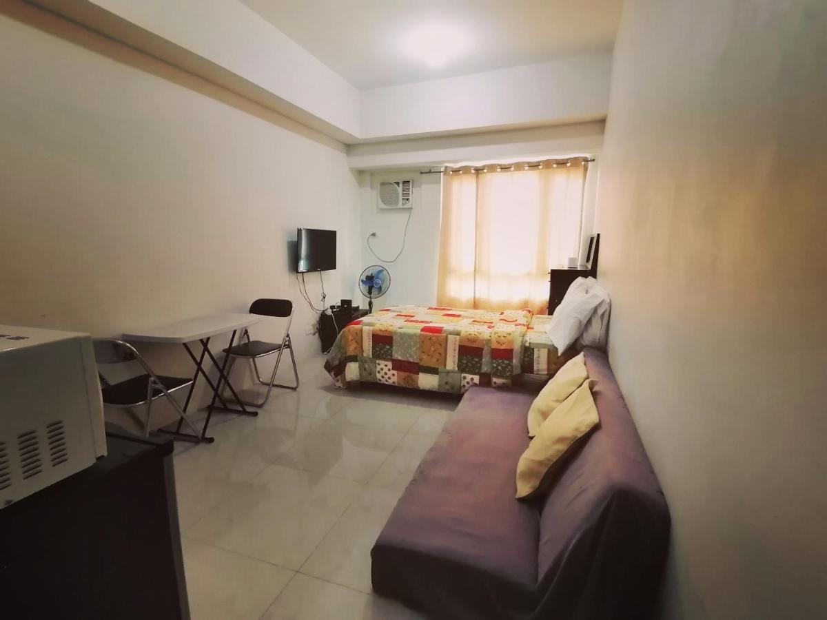 The Beacon Makati Staycation Suites Manila Esterno foto