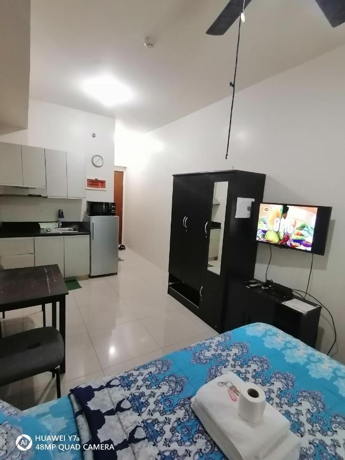 The Beacon Makati Staycation Suites Manila Esterno foto