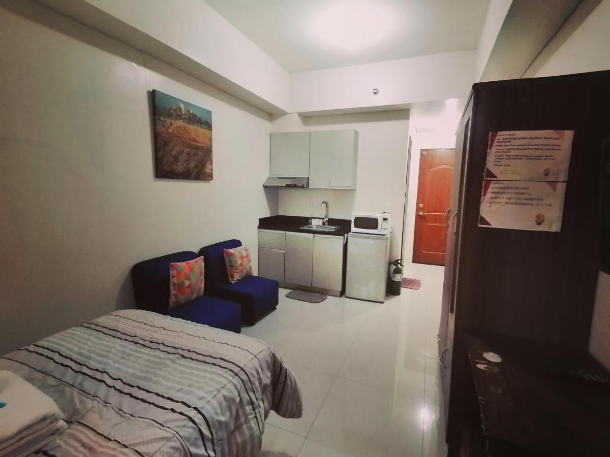 The Beacon Makati Staycation Suites Manila Esterno foto