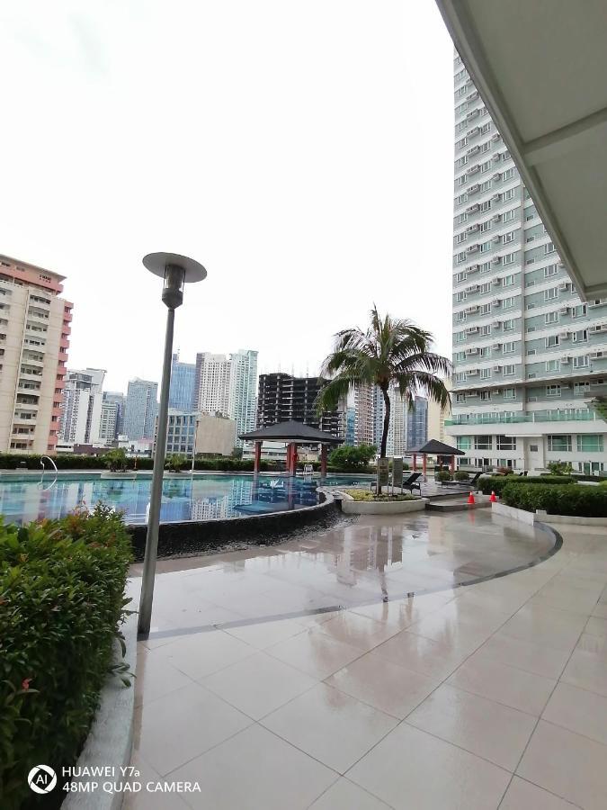 The Beacon Makati Staycation Suites Manila Esterno foto