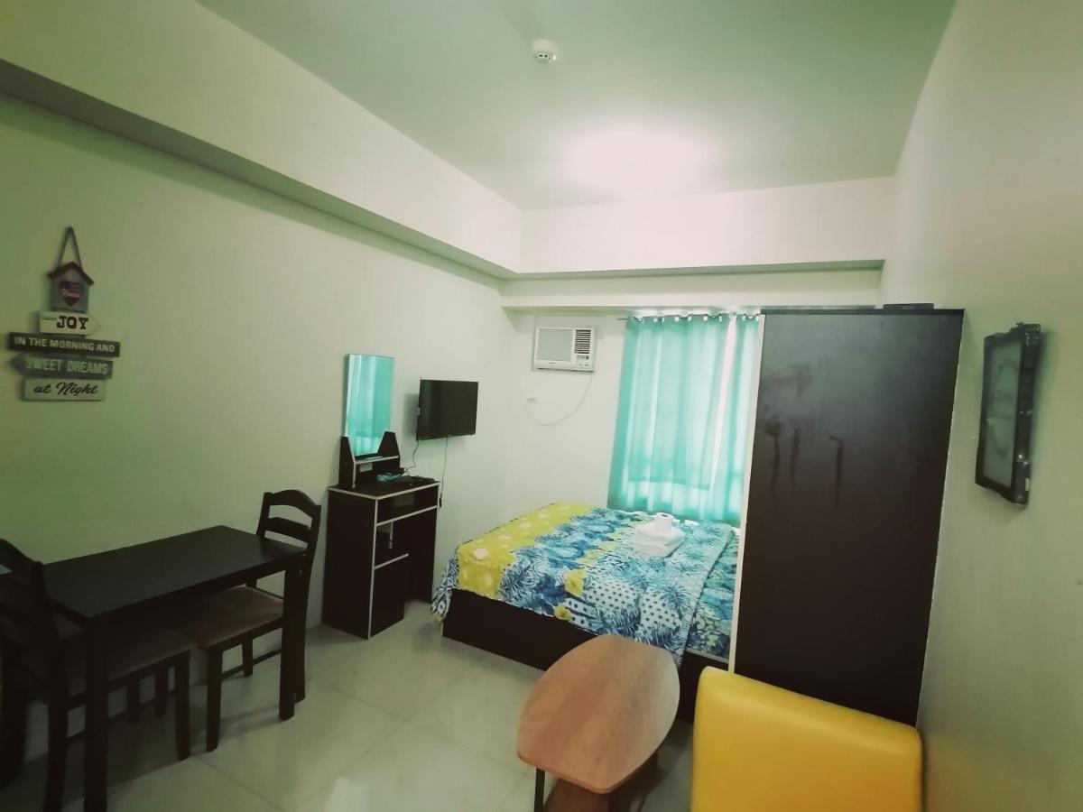 The Beacon Makati Staycation Suites Manila Esterno foto