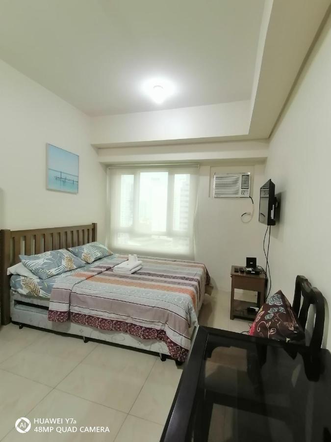 The Beacon Makati Staycation Suites Manila Esterno foto