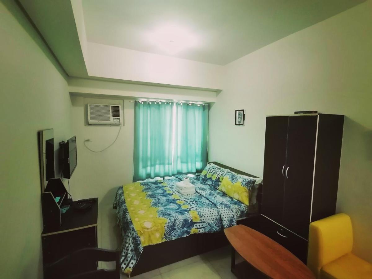 The Beacon Makati Staycation Suites Manila Esterno foto