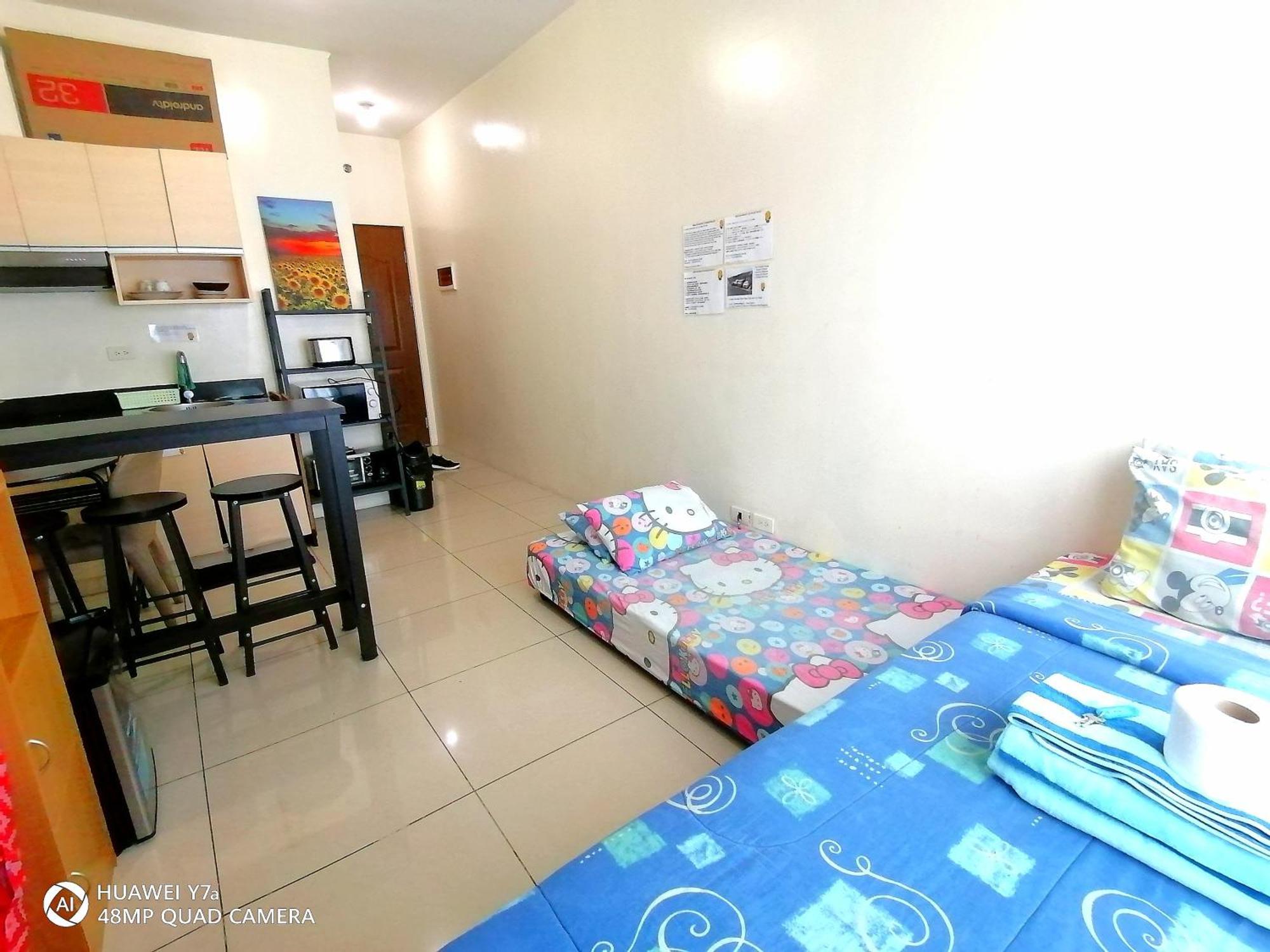 The Beacon Makati Staycation Suites Manila Esterno foto