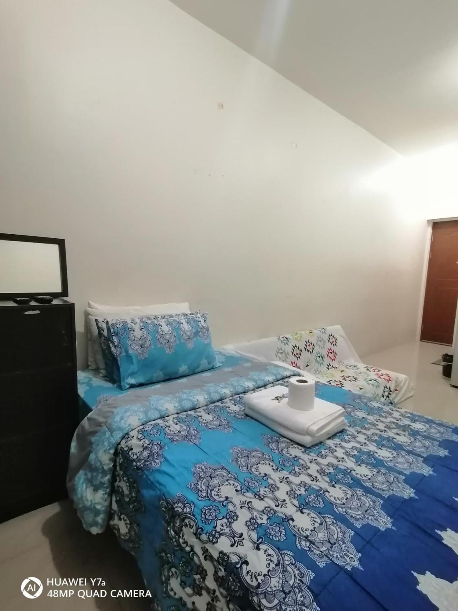 The Beacon Makati Staycation Suites Manila Esterno foto