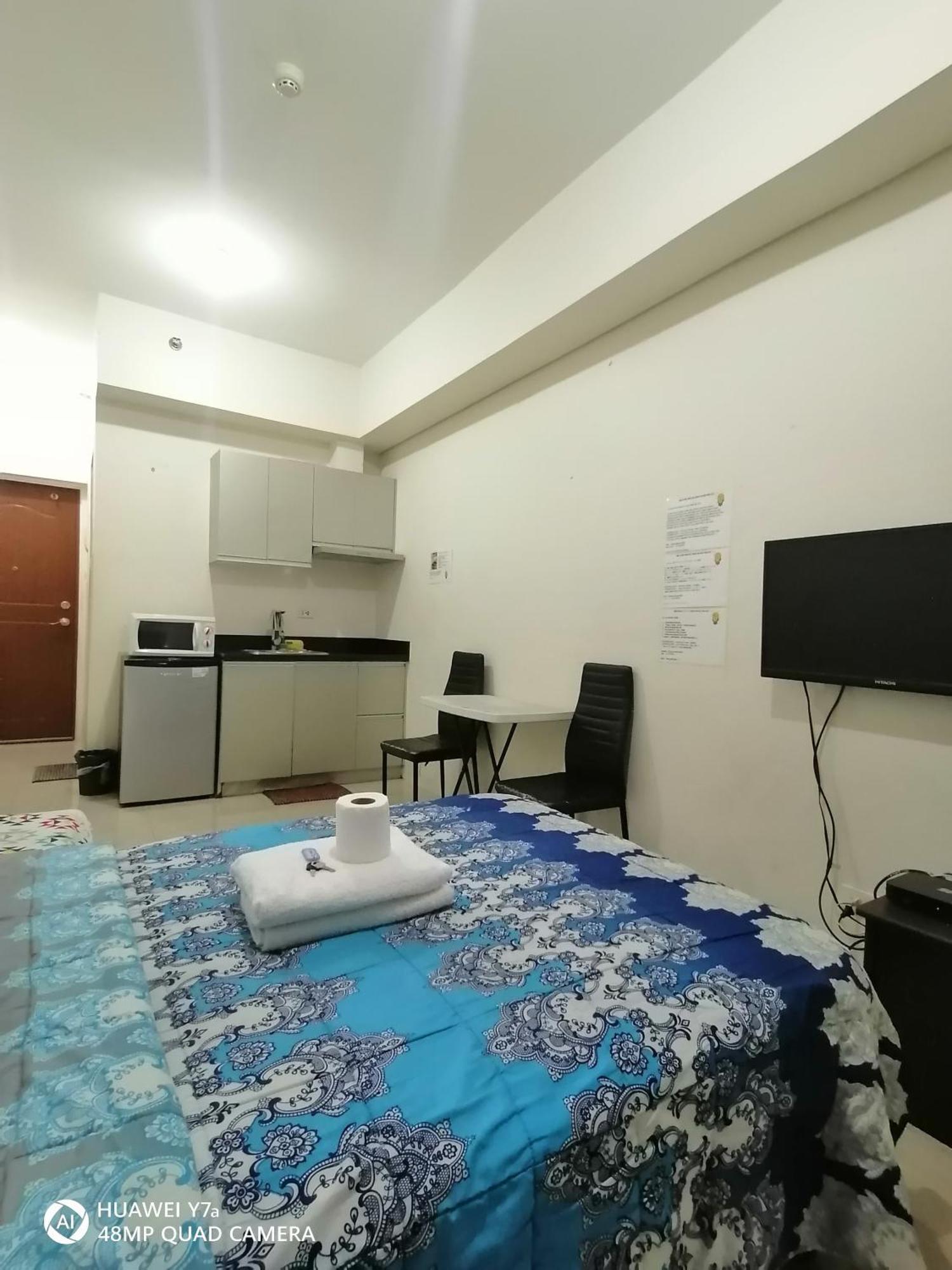 The Beacon Makati Staycation Suites Manila Esterno foto